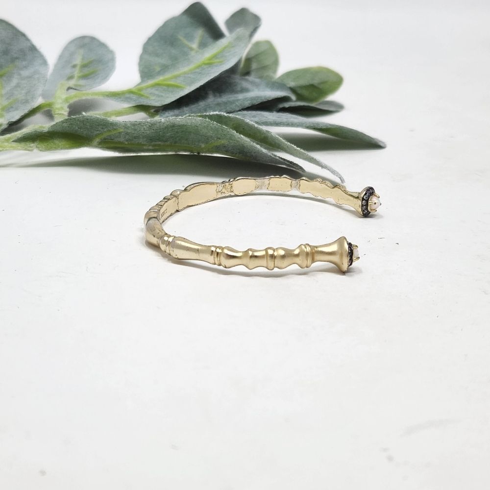 KENDRA SCOTT Ryker Bracelet in Gold Tone White Kyocera Opal Mystic Bazaar - Picture 6 of 11